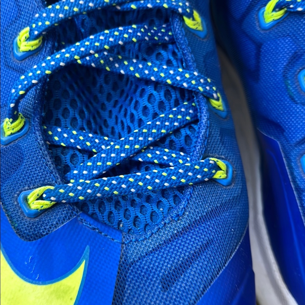 LeBron James Nike Men Blue and Yellow Sneakers with Padded Ankle Support - Picture 10 of 13